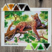 NW-399 Леопард на дереві. Набір для вишивки бісером